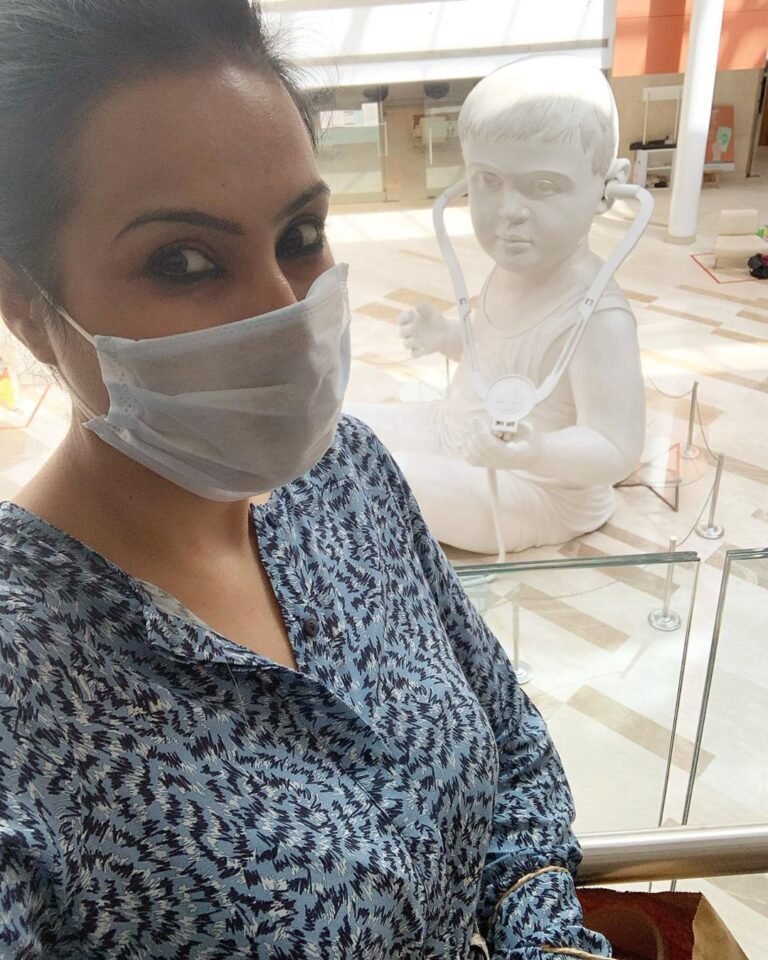 Kamya Punjabi left for Mumbai wearing PPE kit, mask, will return to work