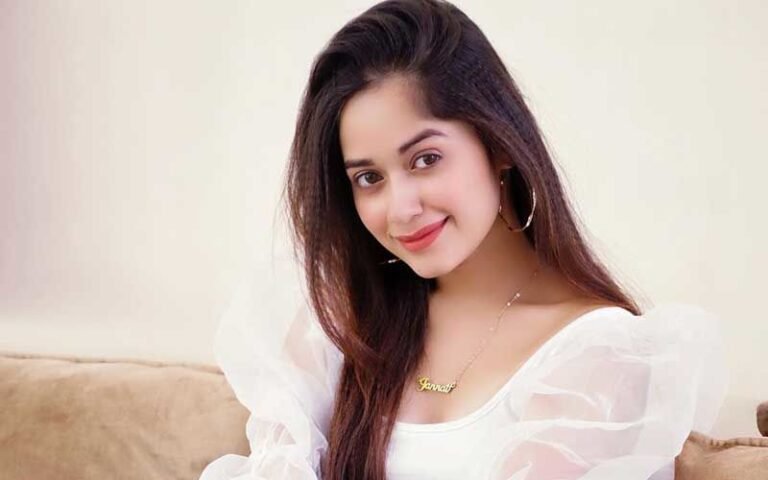 Jannat Zubair shot music video at home like this, Papa handled camera