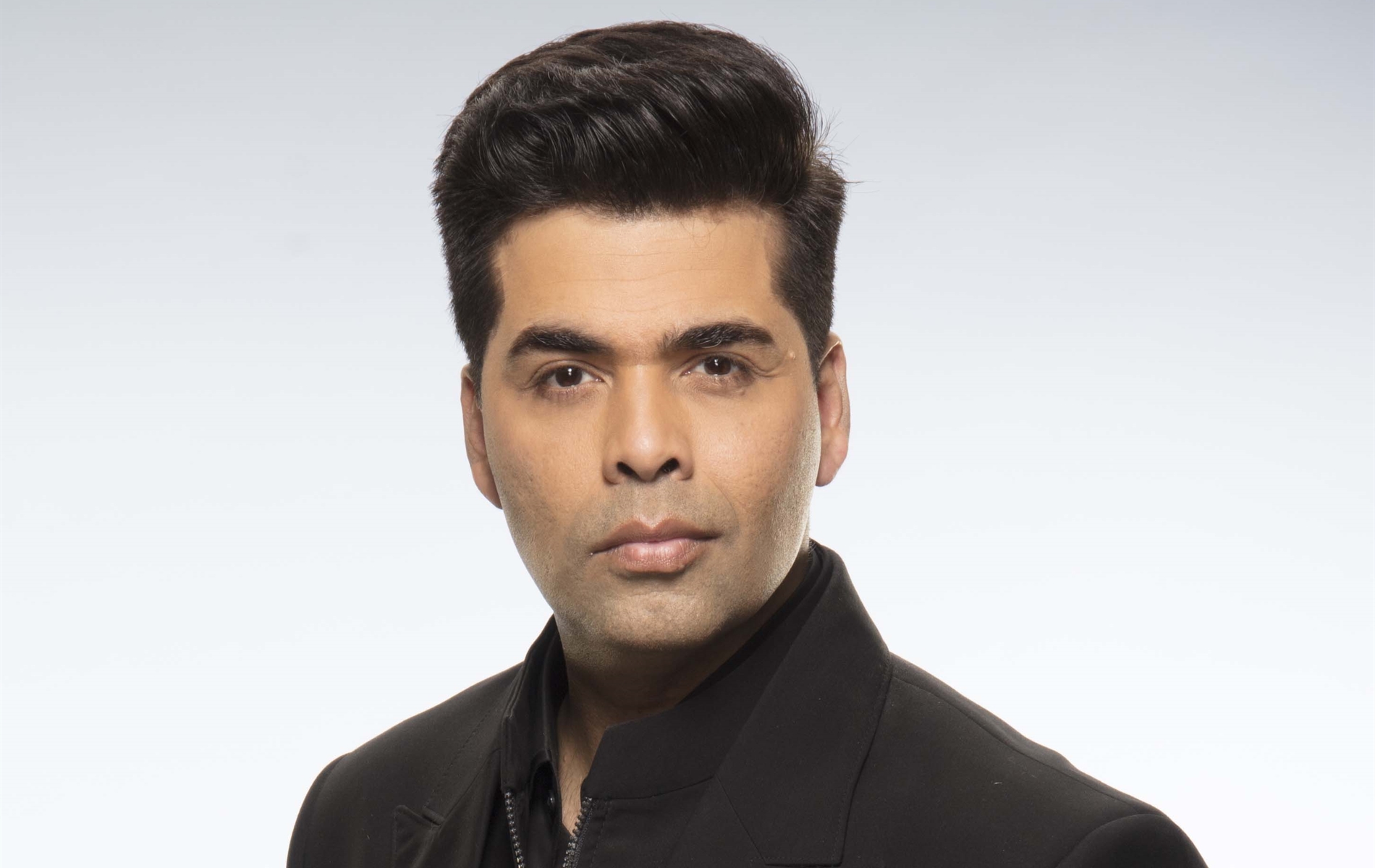 Karan Johar IIFA Awards 2017 1900x