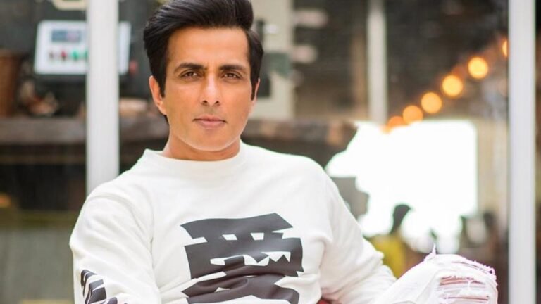 Sonu Sood promised this family of Dusratha Manjhi, the victim of strait