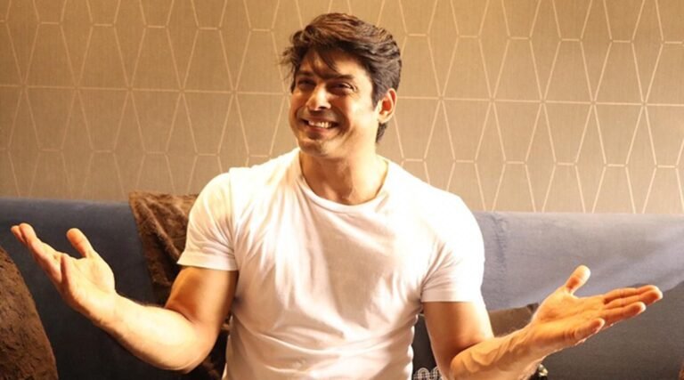 Siddharth Shukla came live with Vindoo, fans showered love,