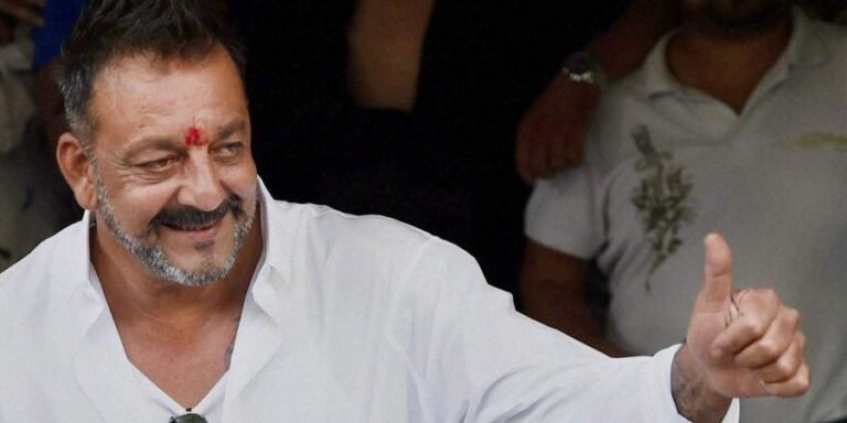 Sanjay Dutt gets third stage of advanced lung cancer.