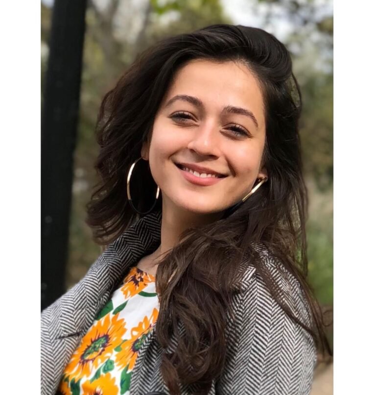 Meet Icchadhari Nagin actress Priyal Gor