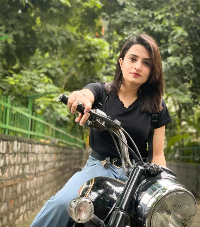 Rumoured Girlfriend of Elvish Yadav :Kirti Mehra