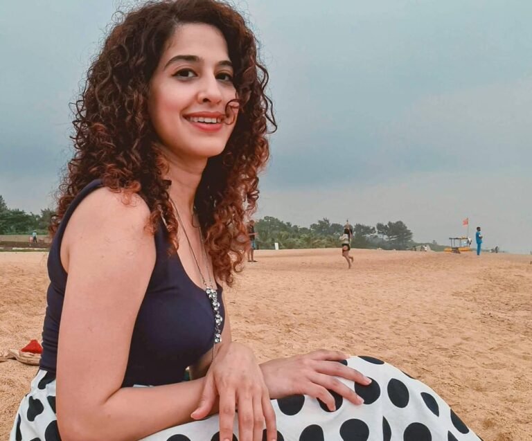 Kamiya Jani aka Curly Tales