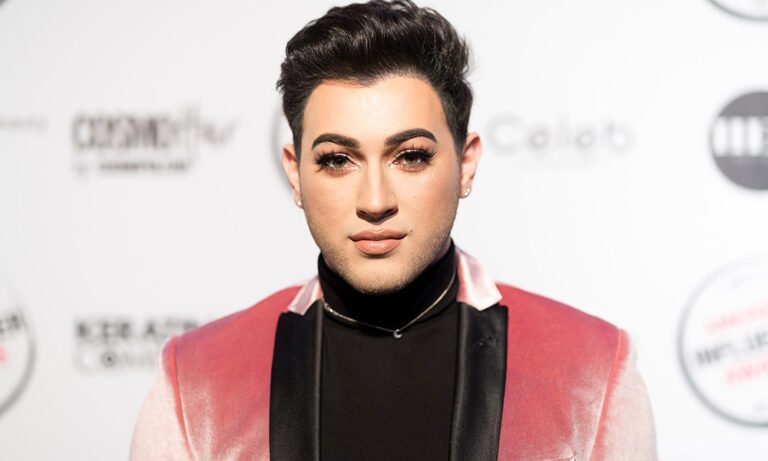 The Boy Beauty Blogger,  Manuel Gutierrez aka Manny MUA