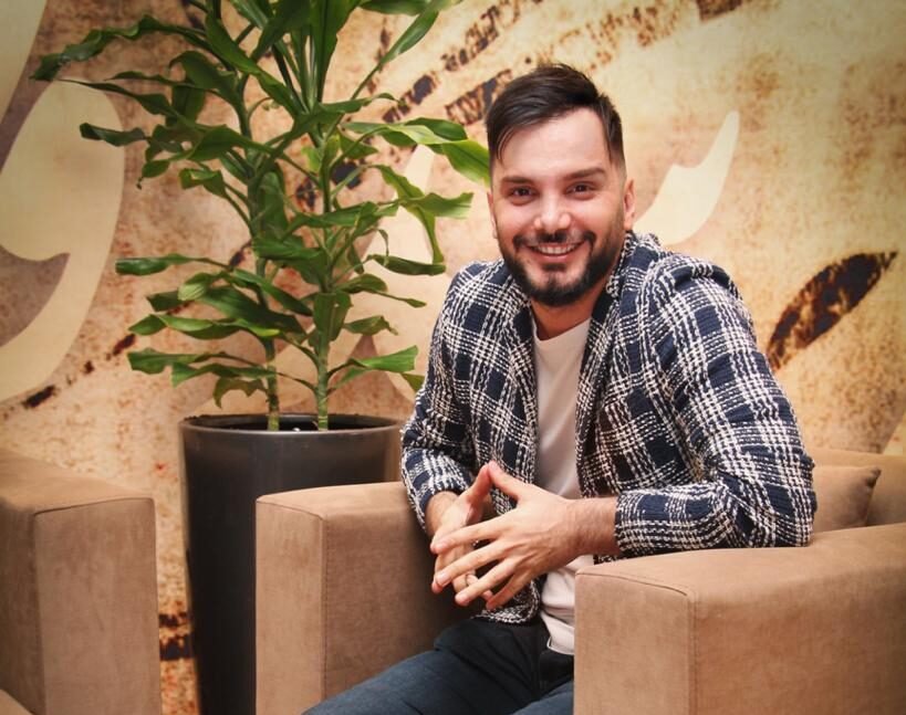 Mohsen Easy in Zaferoon mini-series