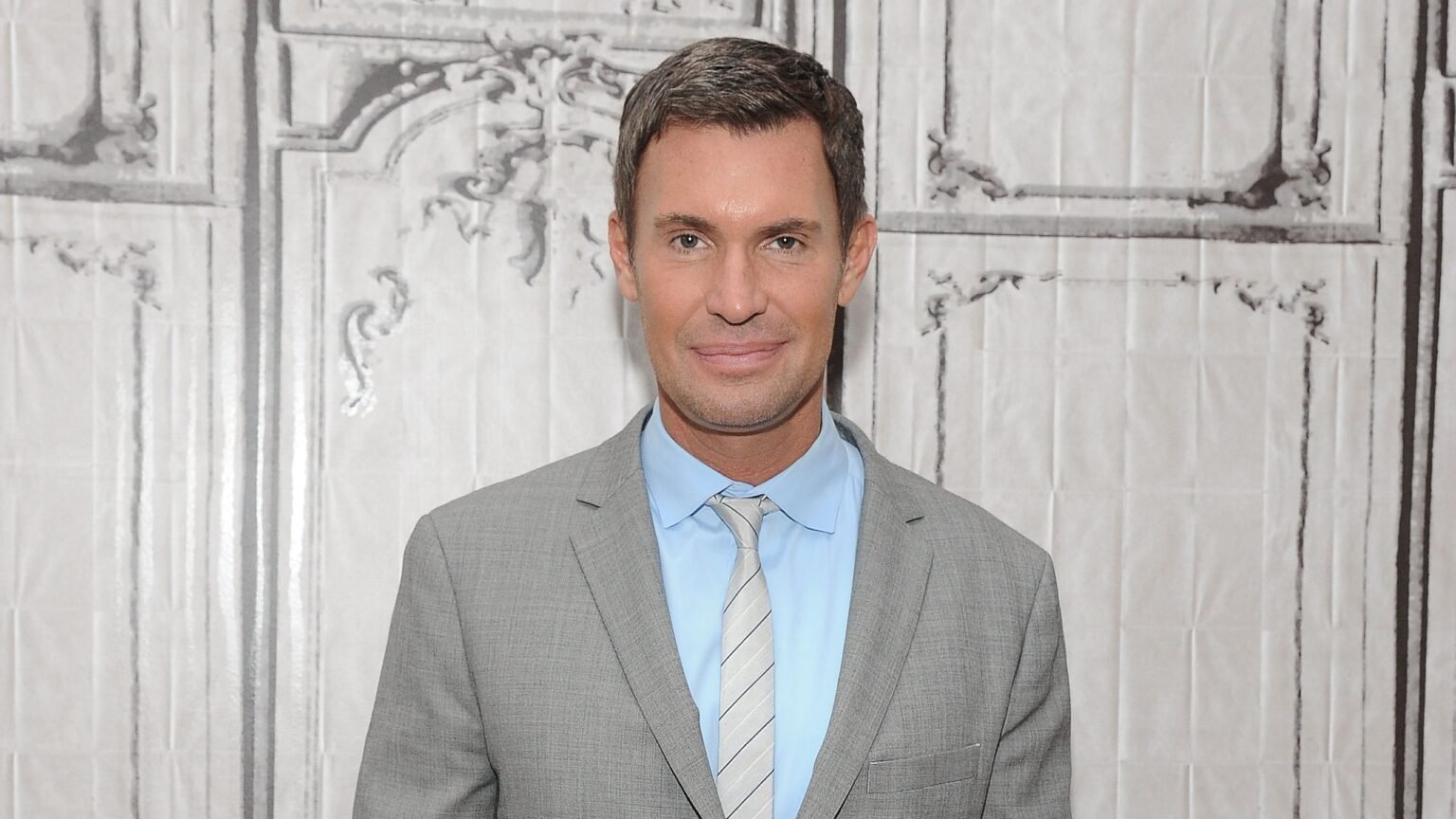 Jeff Lewis - A Media Force to be reckoned