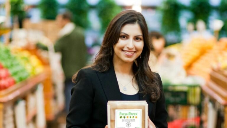 Kavita Shuka solved the problems of many Households and farmers with FRESHGLOW Paper