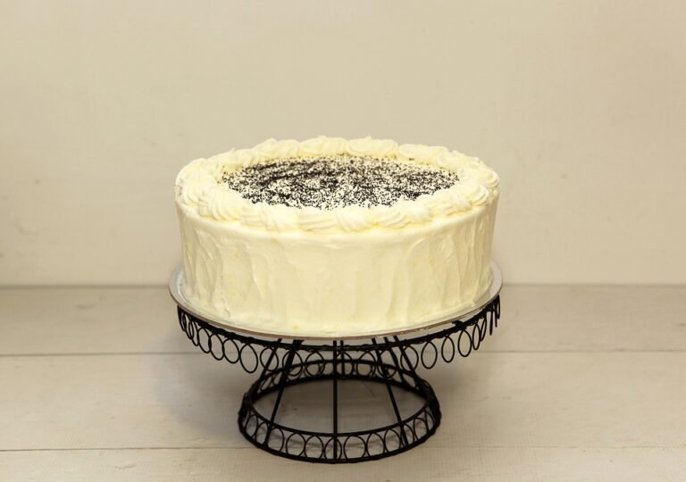 Make this Christmas more special by ordering the best cake online