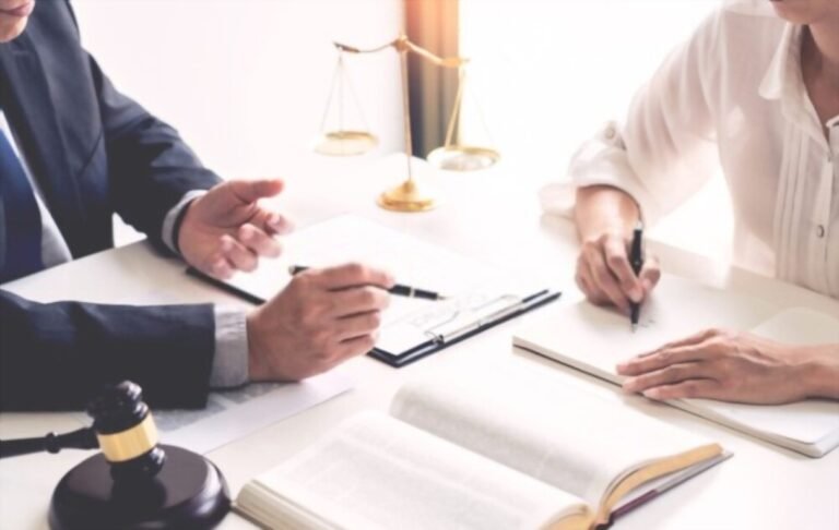 Get Professional Assistance for Law Assignments Help at MakeAssignmentHelp